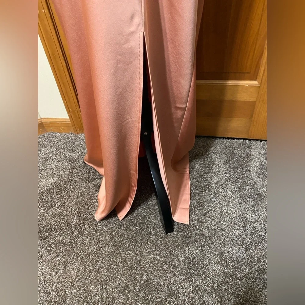 ✨HOST PICK✨NWT Revolve Finlay Halter Neck Gown - Picture 6 of 6